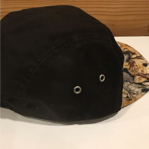 Raised by Wolves 5 Panel - Black/Wolf Print - Picture 3 of 4